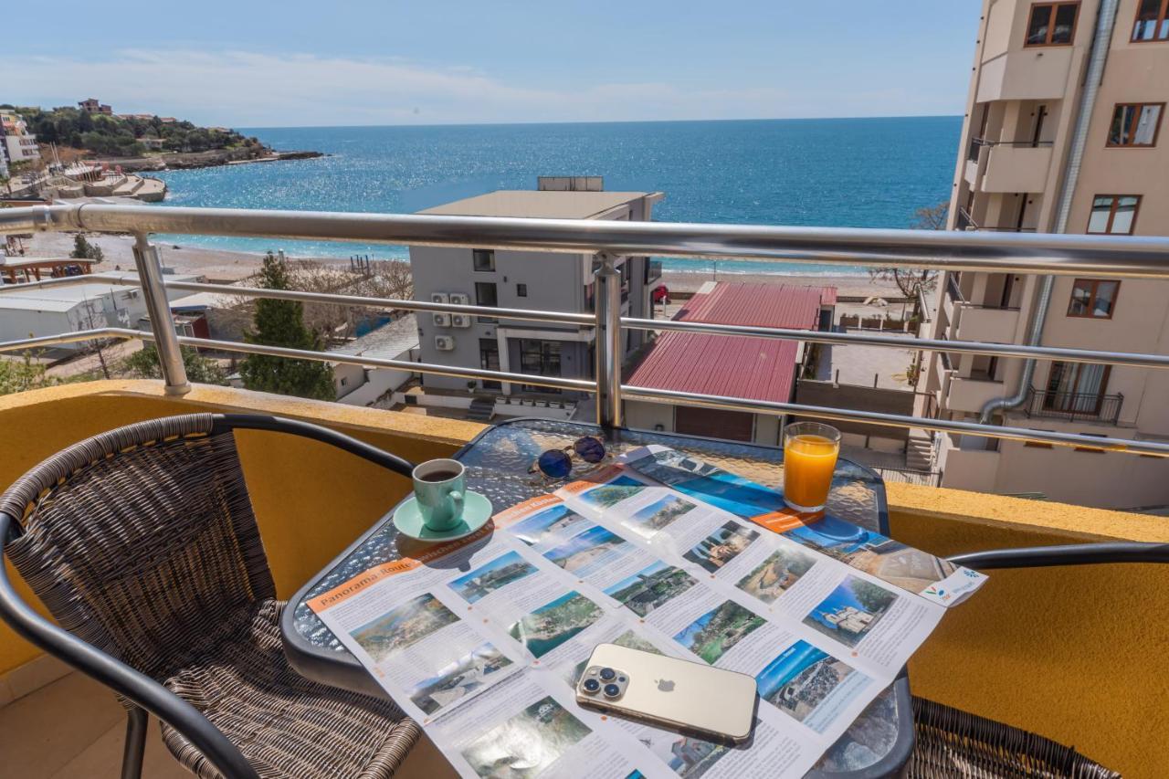 Apartments Dobra Voda Luaran gambar