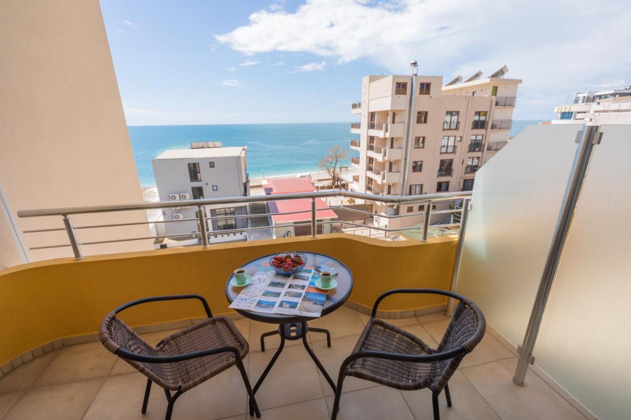 Apartments Dobra Voda Luaran gambar