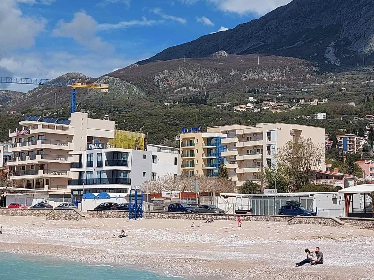 Apartments Dobra Voda Luaran gambar