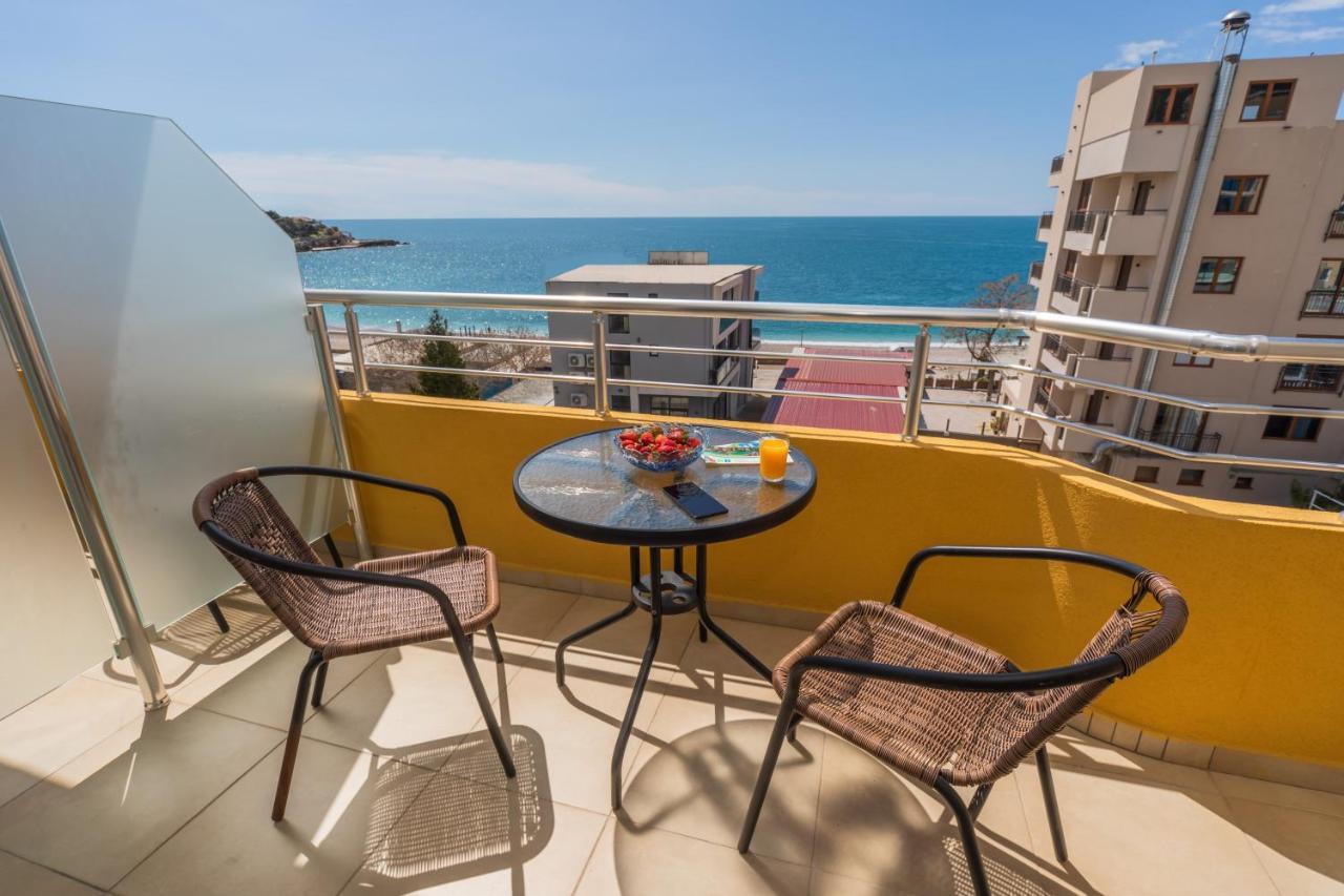 Apartments Dobra Voda Luaran gambar