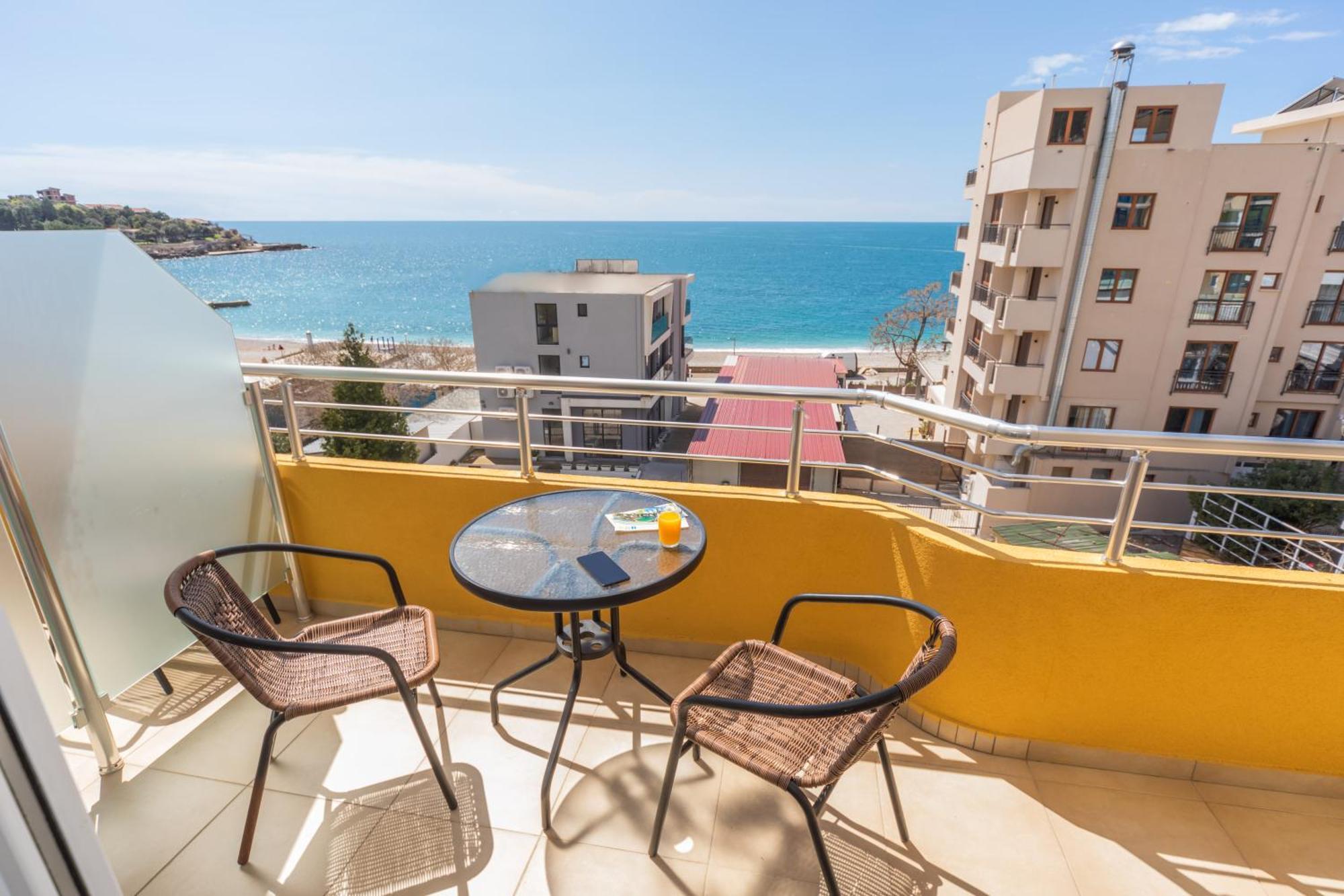 Apartments Dobra Voda Bilik gambar