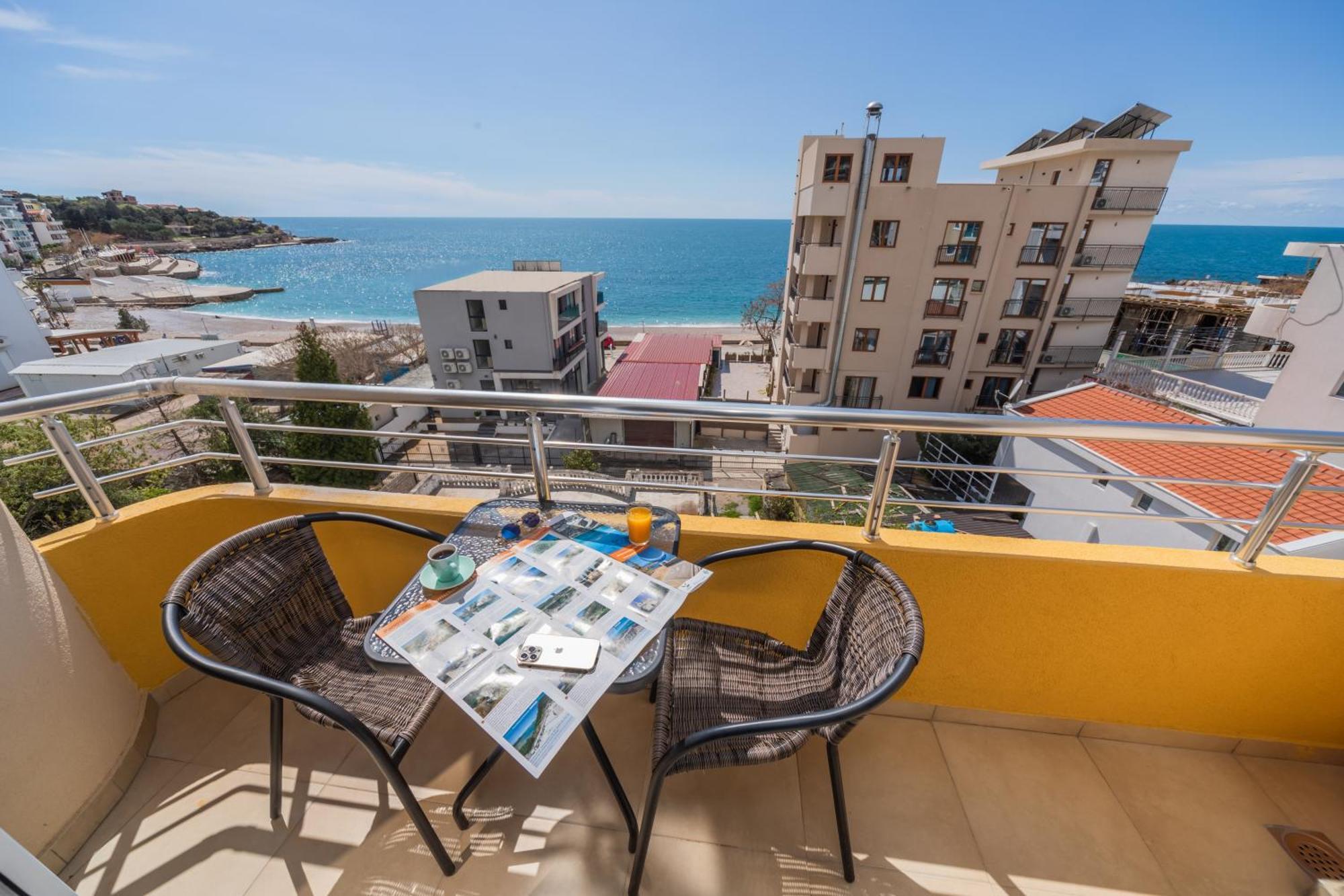 Apartments Dobra Voda Bilik gambar