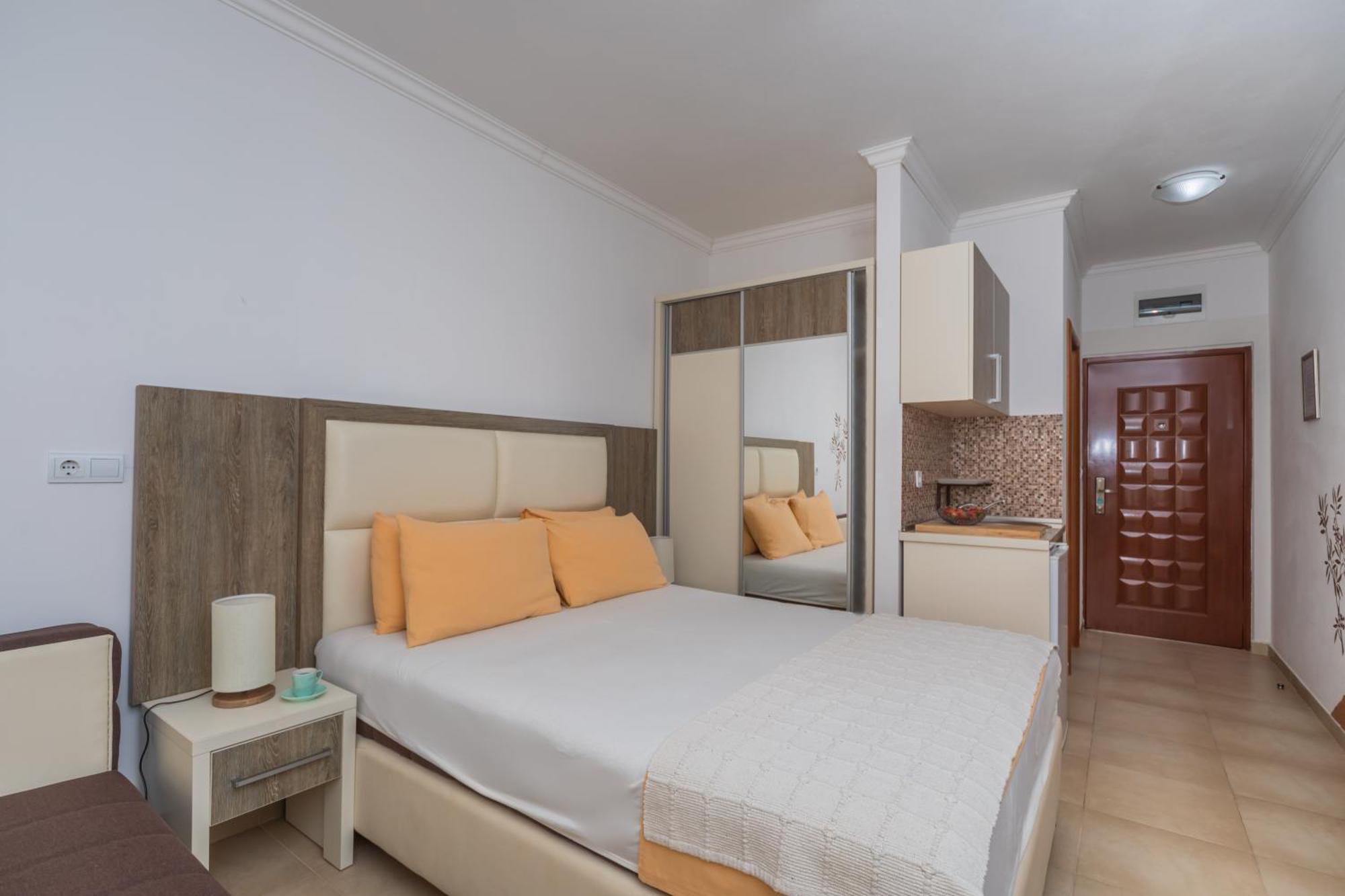 Apartments Dobra Voda Bilik gambar