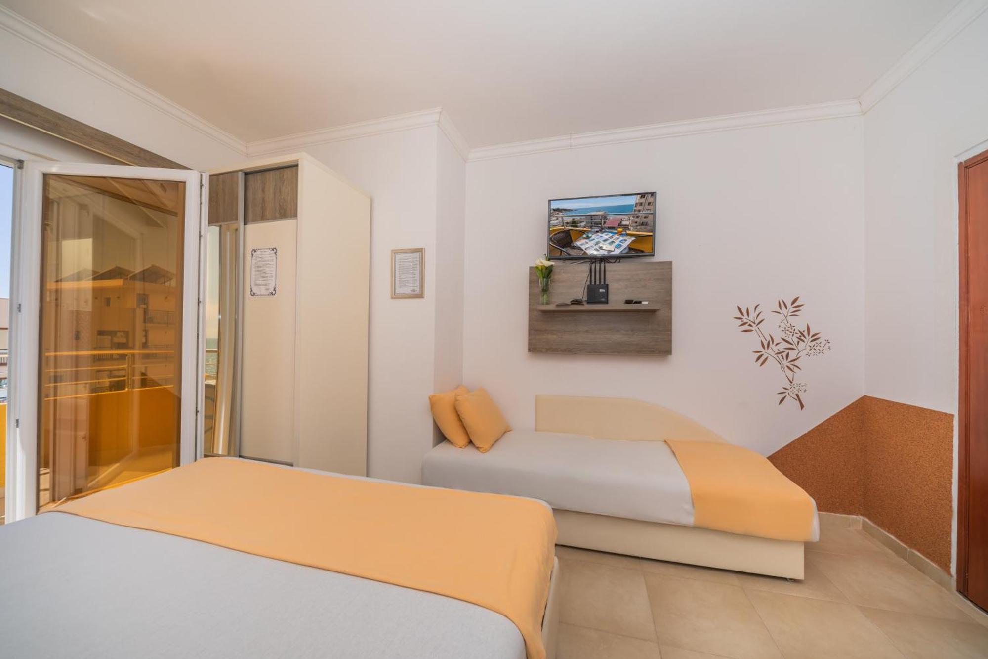 Apartments Dobra Voda Bilik gambar