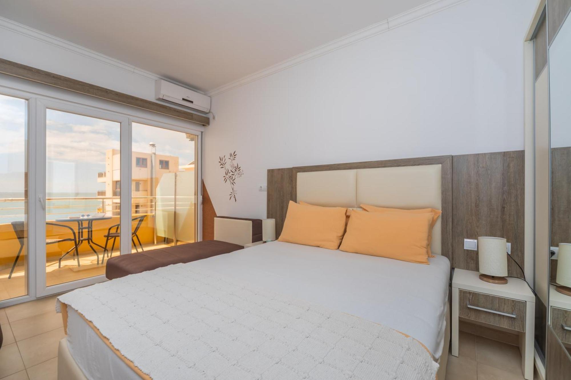 Apartments Dobra Voda Bilik gambar