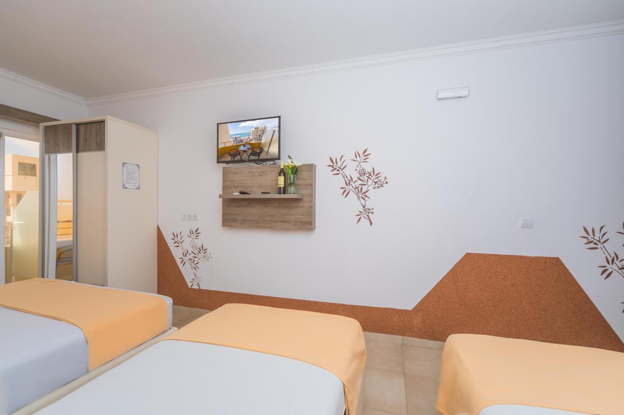 Apartments Dobra Voda Bilik gambar