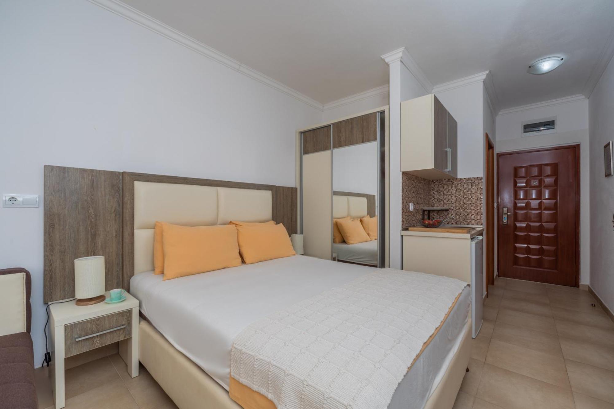 Apartments Dobra Voda Bilik gambar