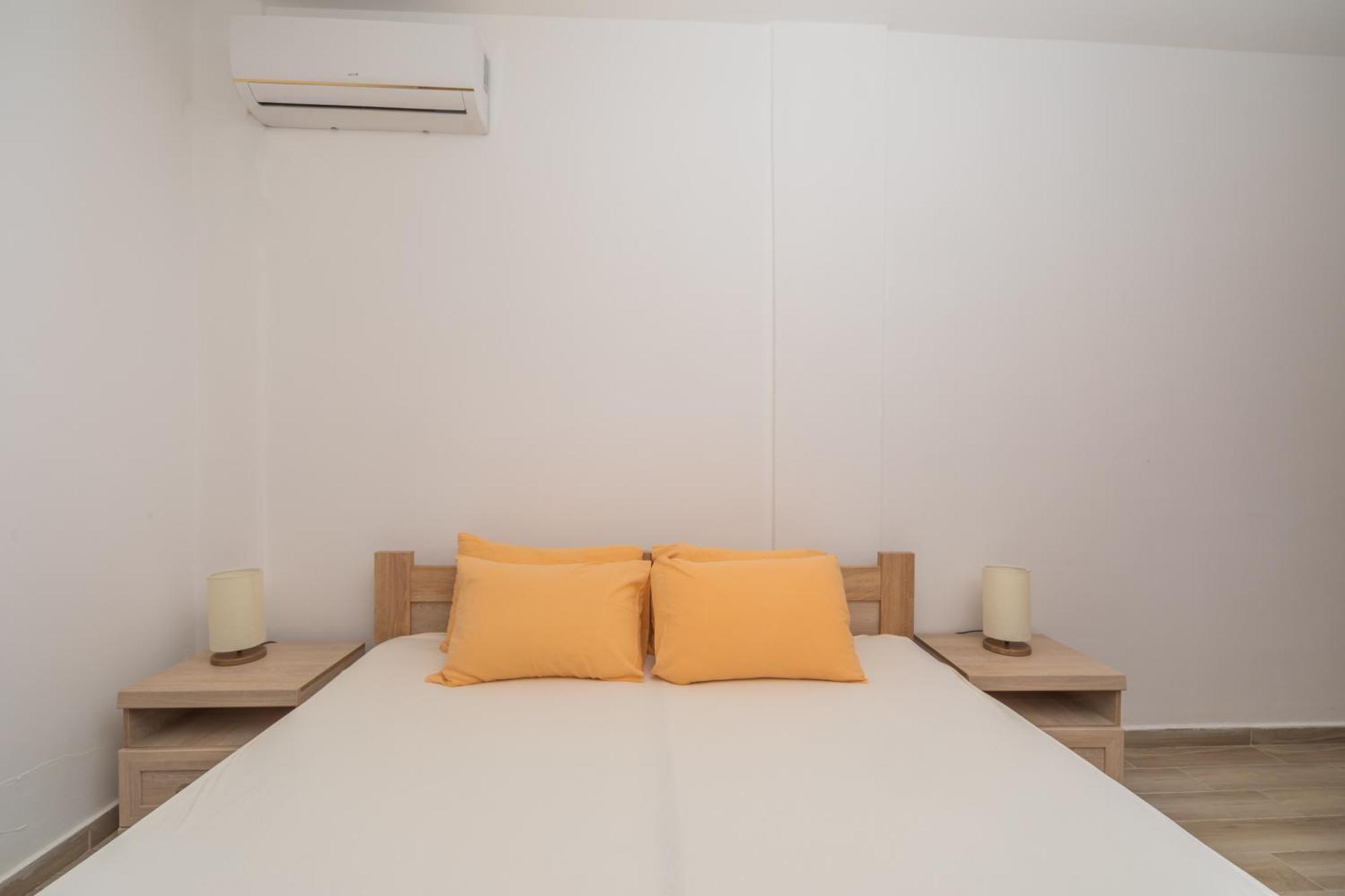 Apartments Dobra Voda Bilik gambar