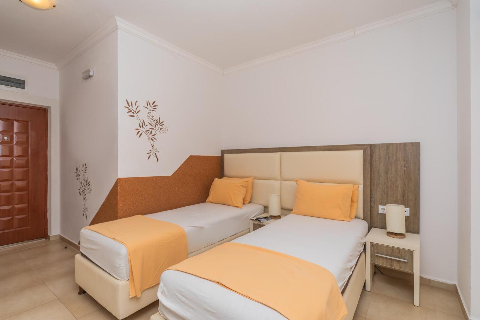 Apartments Dobra Voda Bilik gambar