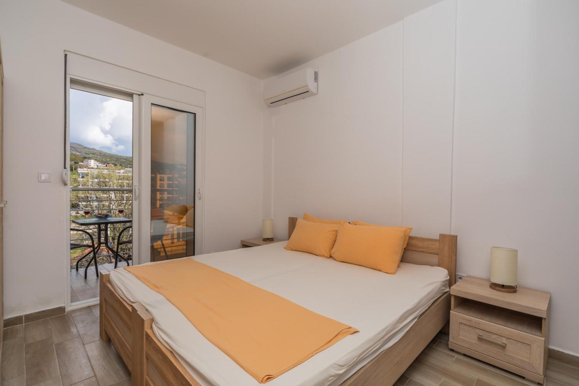 Apartments Dobra Voda Bilik gambar