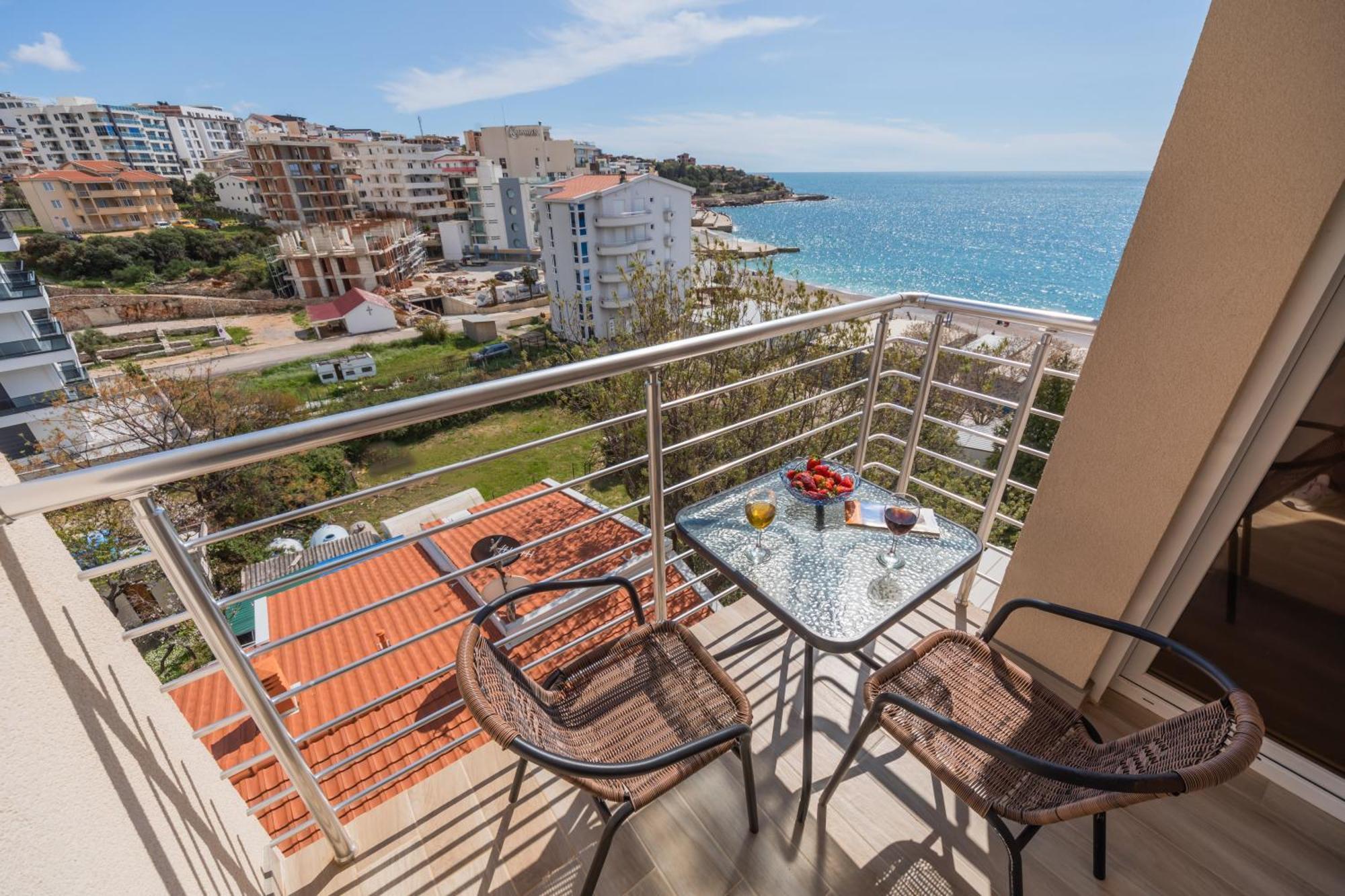 Apartments Dobra Voda Bilik gambar